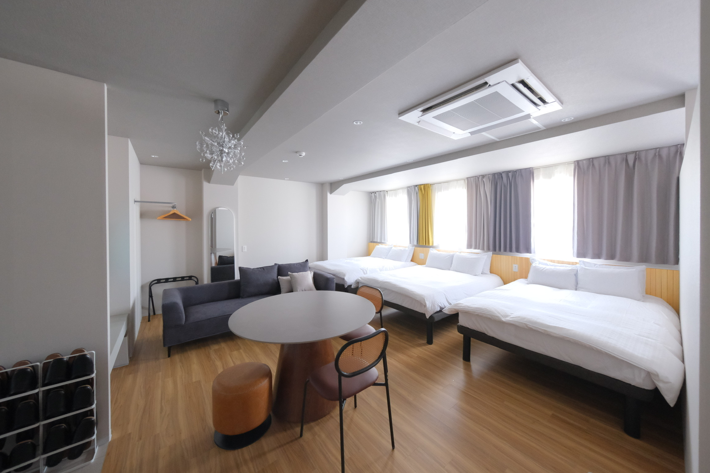 HOTEL MIDOSUJI BASE のリビングルーム